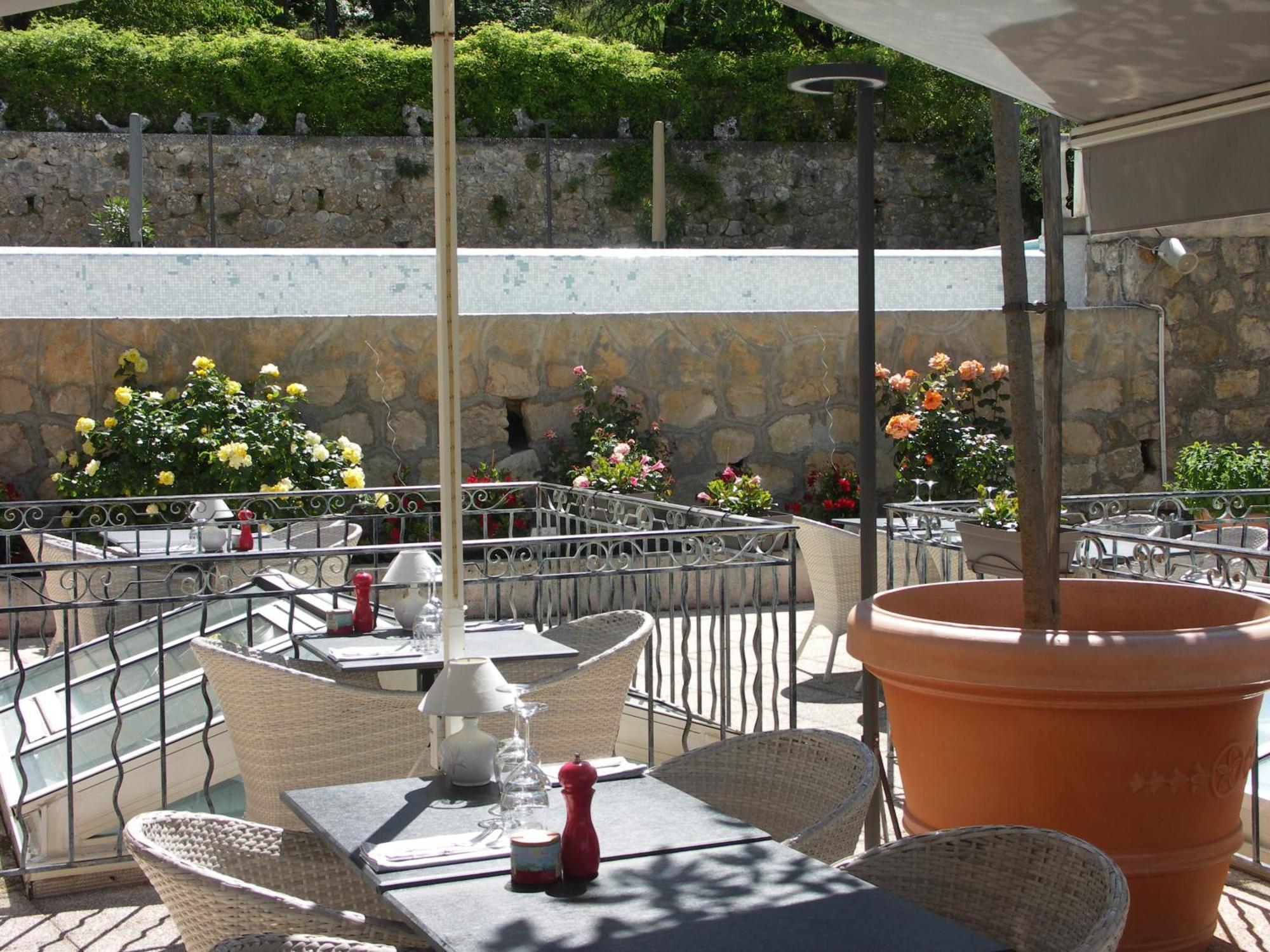 Hotel La Bonne Auberge Moustiers-Sainte-Marie Exteriör bild