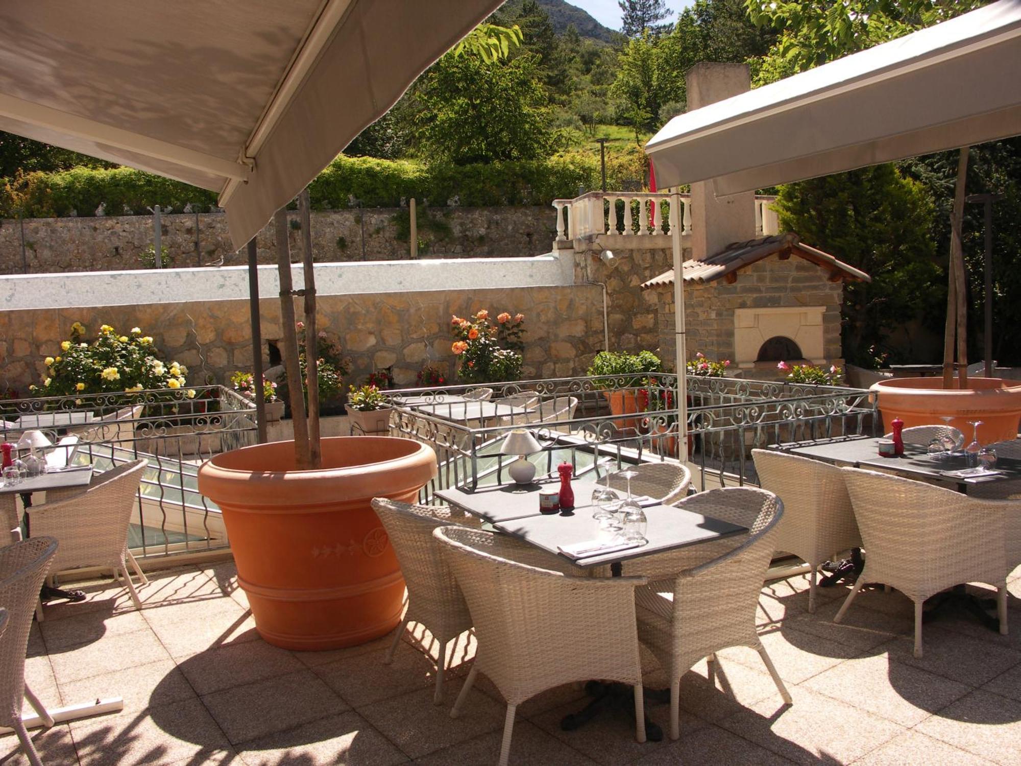 Hotel La Bonne Auberge Moustiers-Sainte-Marie Exteriör bild